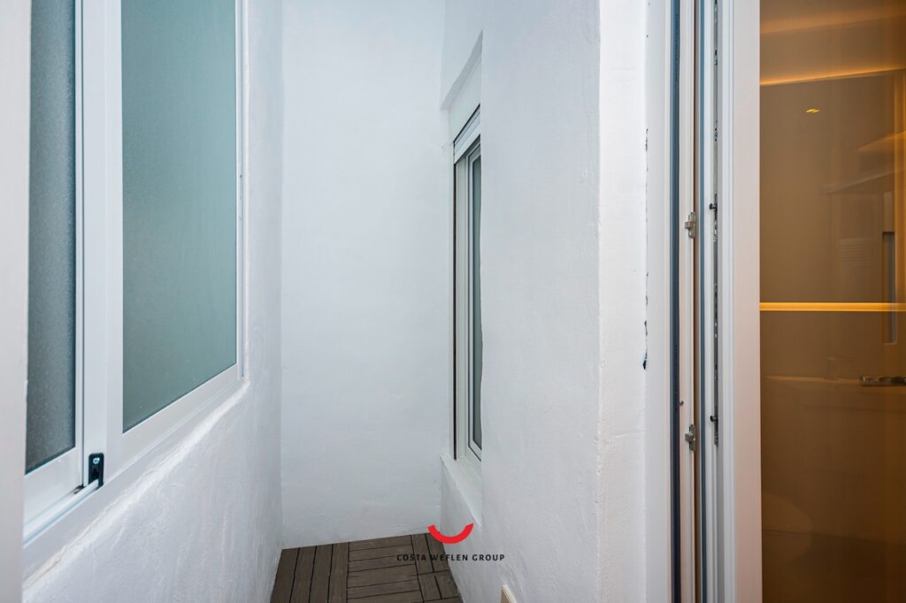 o_1hkteq624s9vro3s01c9c9c13j