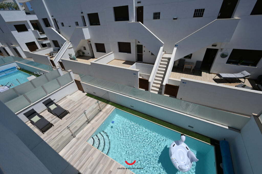 o_1hout0h33tqg1gp33jm1ksf1o72j