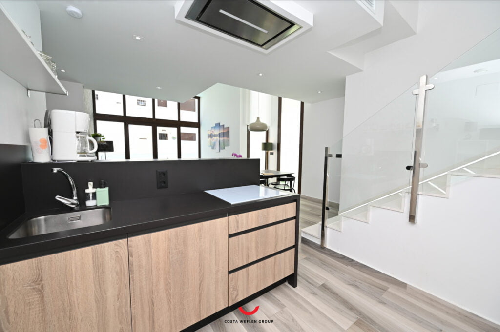 o_1hout0h3418861di2tbop9o4603b