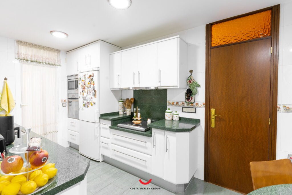 o_1ht9nlvu24pv1fi6rq710fstv73b