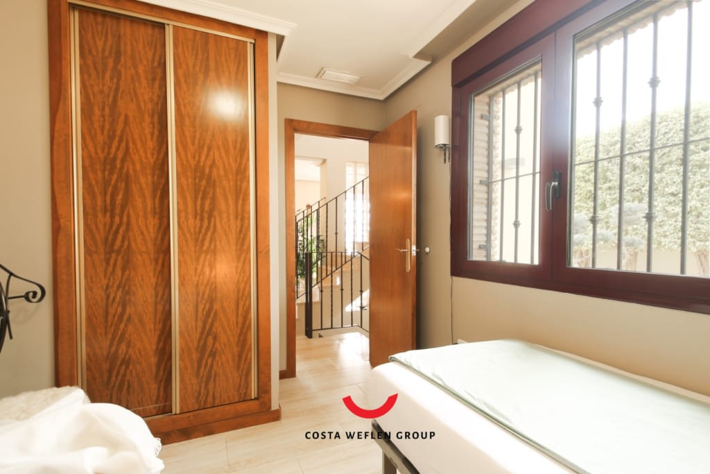 o_1igm1cmvi1udu6l11ik8128f1p7b33